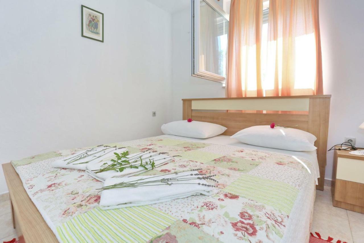 Apartments Romansa Затон Экстерьер фото